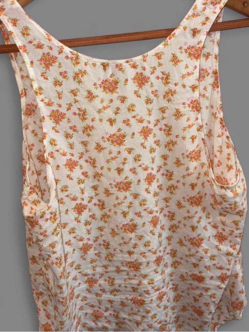 Floral Button-Front Cream Tank Top - Small - Picture 2 of 2